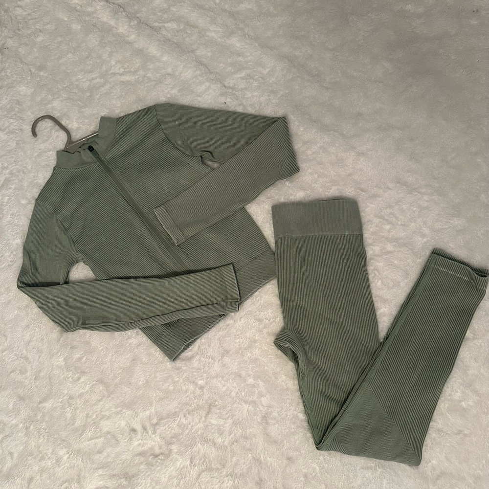 2 Piece Athletic Set